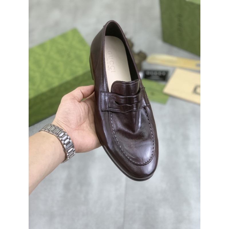 G*u*i leather shoes